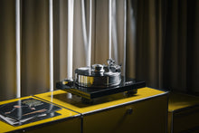 Load image into Gallery viewer, PRO-JECT - SIGNATURE Turntable
